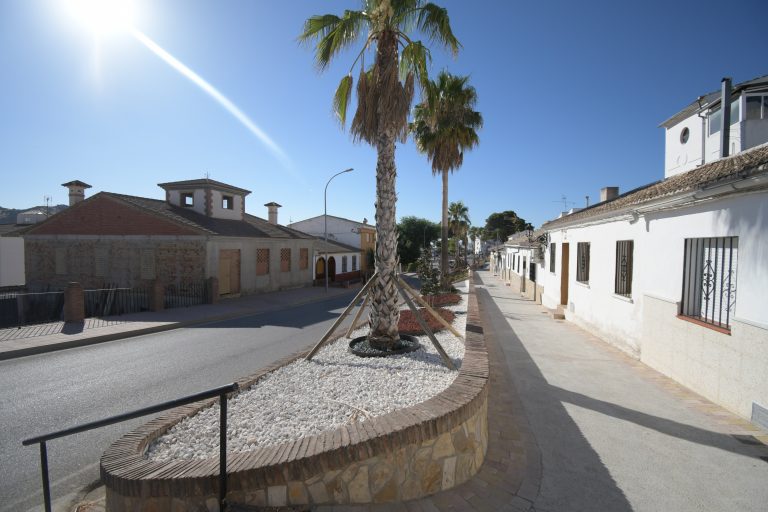 El Ayuntamiento de Cañete acomete las obras de embellecimiento a su casco urbano